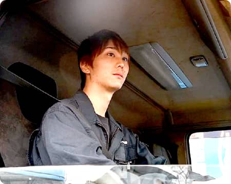 トラックドライバー（トレーラー・大型・中型）